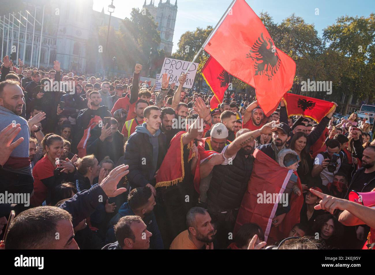 Gli albanesi con sede a Londra sono venuti fuori in grande dopo che Suella Braverman ha implicato che gli albanesi che sono venuti nel Regno Unito sono criminali Foto Stock