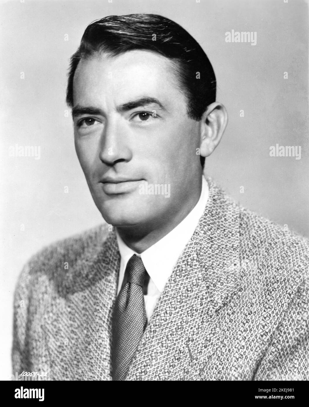 GREGORY PECK Portrait in ROMAN HOLIDAY 1953 regista / produttore WILLIAM WYLER storia Dalton Trumbo e Ian McLellan Hunter sceneggiatura Dalton Trumbo Ian McLellan Hunter e John Dighton Paramount Pictures Foto Stock