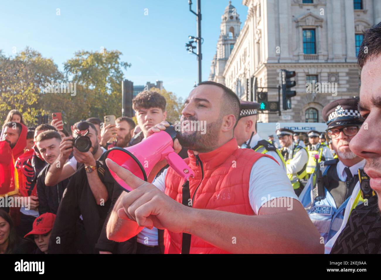Gli albanesi con sede a Londra sono venuti fuori in grande dopo che Suella Braverman ha implicato che gli albanesi che sono venuti nel Regno Unito sono criminali Foto Stock