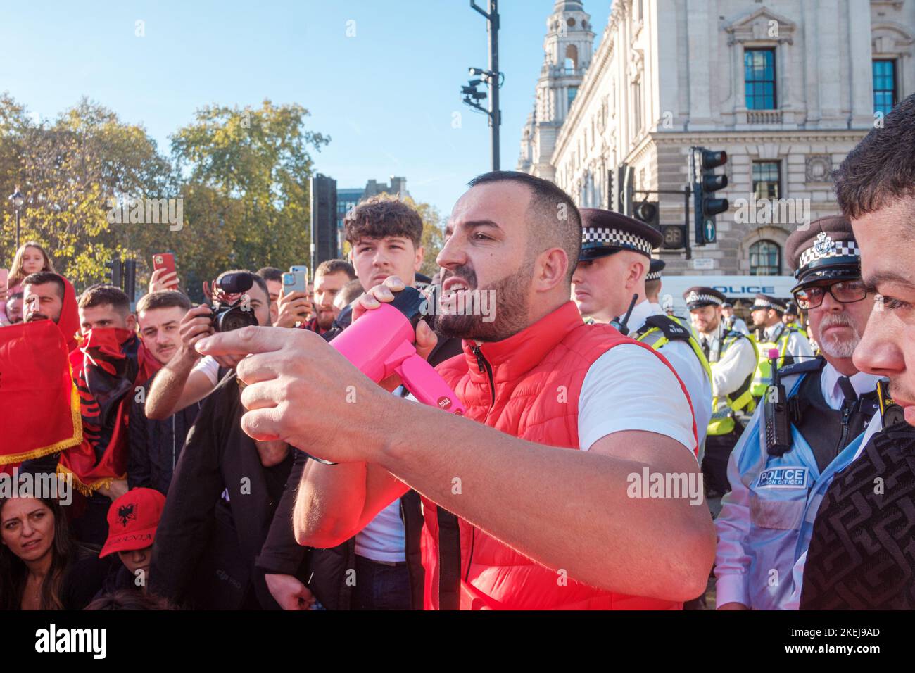 Gli albanesi con sede a Londra sono venuti fuori in grande dopo che Suella Braverman ha implicato che gli albanesi che sono venuti nel Regno Unito sono criminali Foto Stock