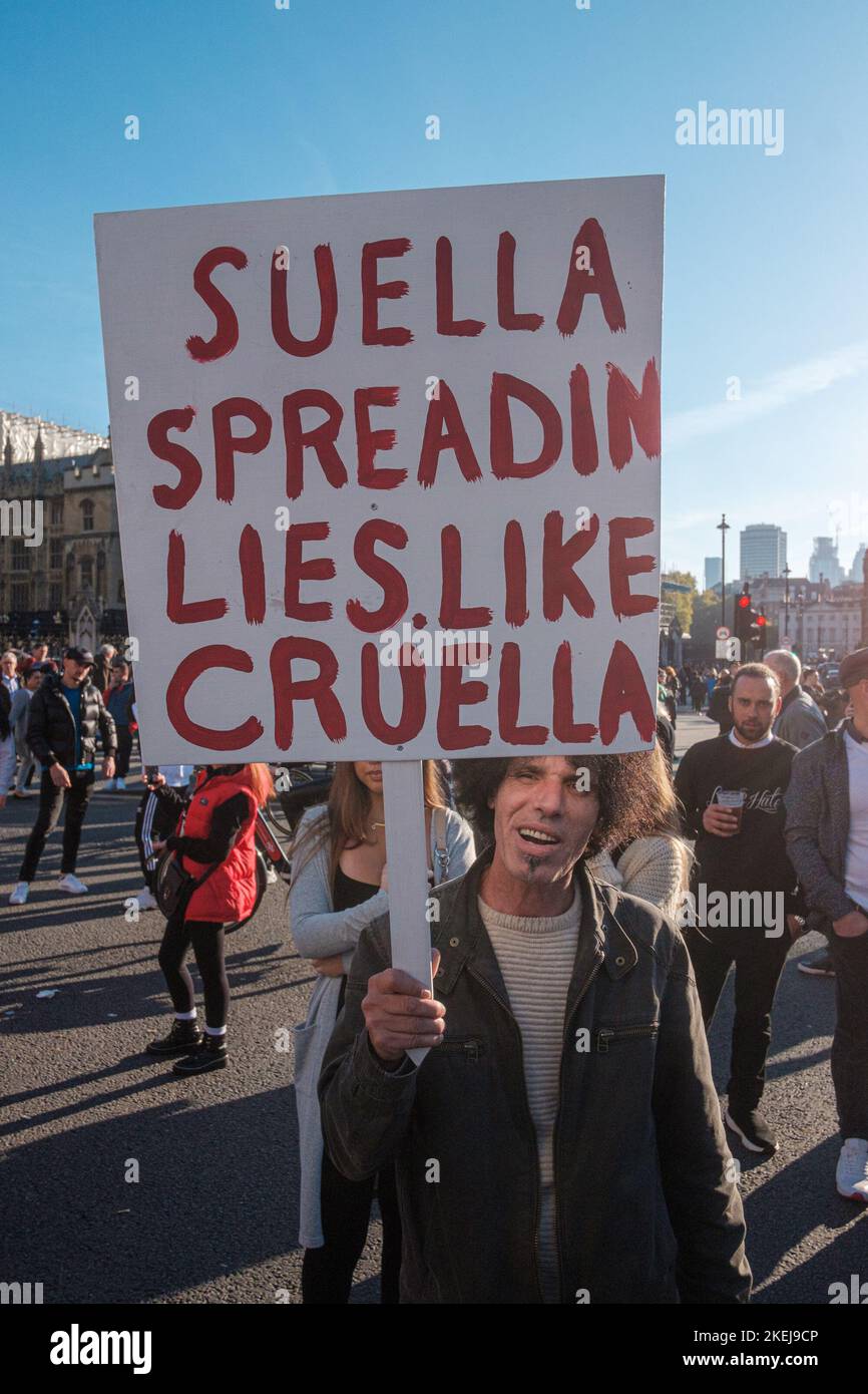 Gli albanesi con sede a Londra sono venuti fuori in grande dopo che Suella Braverman ha implicato che gli albanesi che sono venuti nel Regno Unito sono criminali Foto Stock