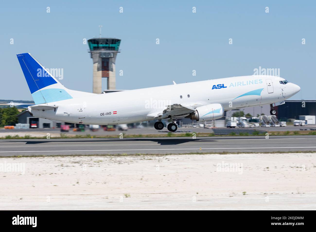 Un aereo ASL Cargo Airlines Boeing 737 decollato dalla pista di Vatry, Francia Foto Stock