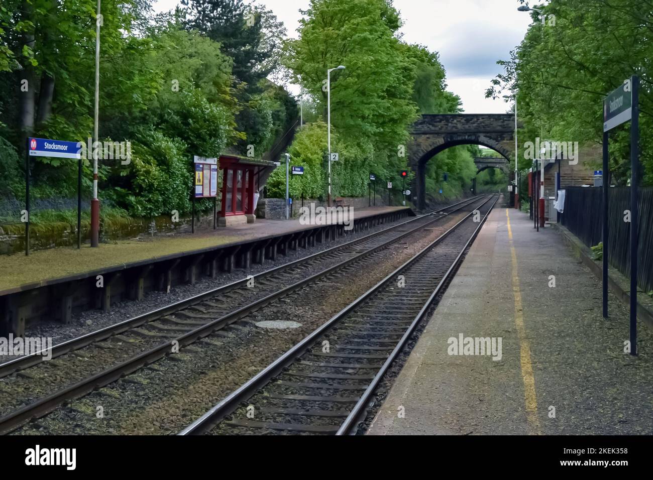 Stazione ferroviaria di Stocksmoor, una fermata rurale sulla Penistone Line a sud di Huddersfield Foto Stock