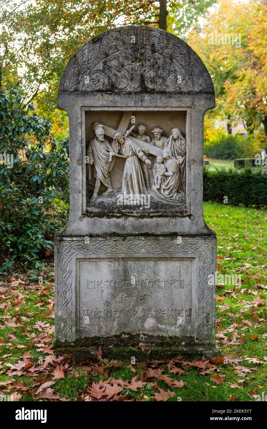 Germania, Gescher, Berkel, Hohe Mark Westmuensterland Nature Park, Muensterland, Westfalia, Renania settentrionale-Vestfalia, NRW, Cimitero Gescher, via della croce di Heinrich Moors, stazione 'Gesù incontra le figlie di Gerusalemme' Foto Stock