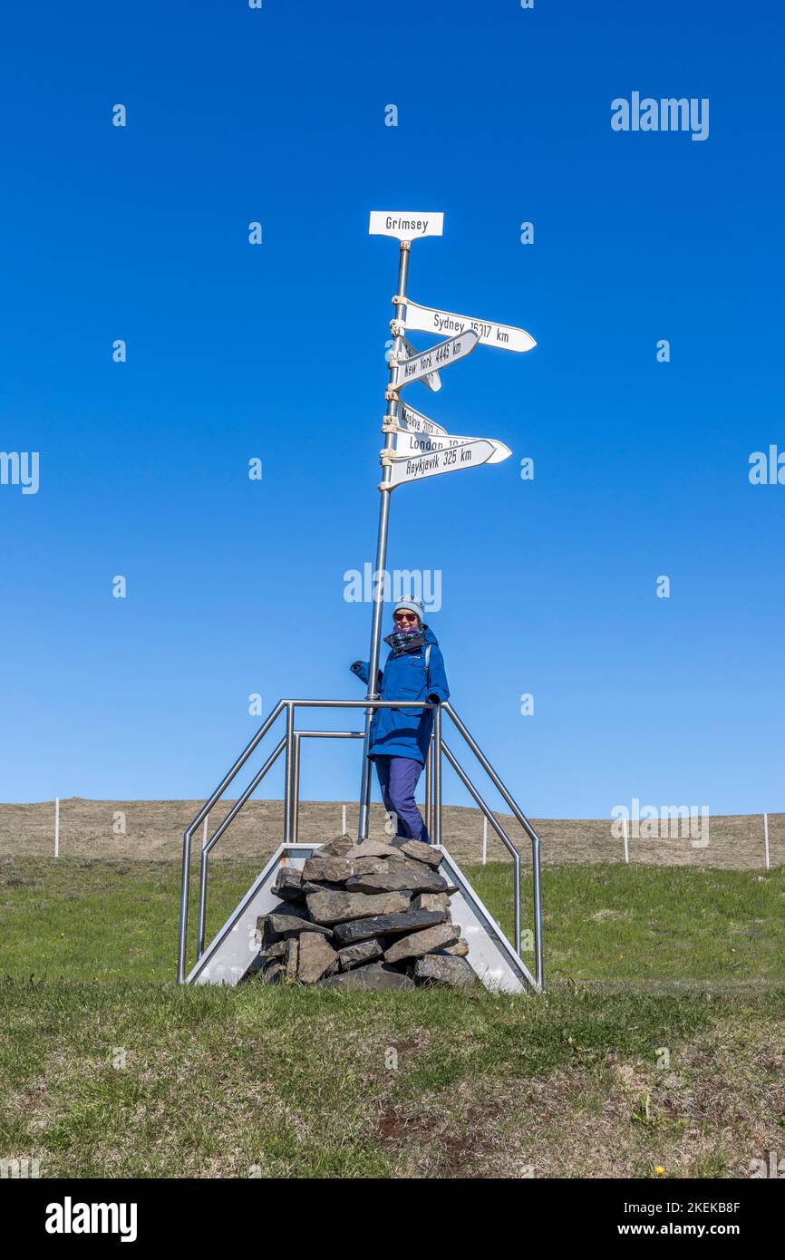 Grimsey; cartello del Circolo polare Artico; Islanda Foto Stock