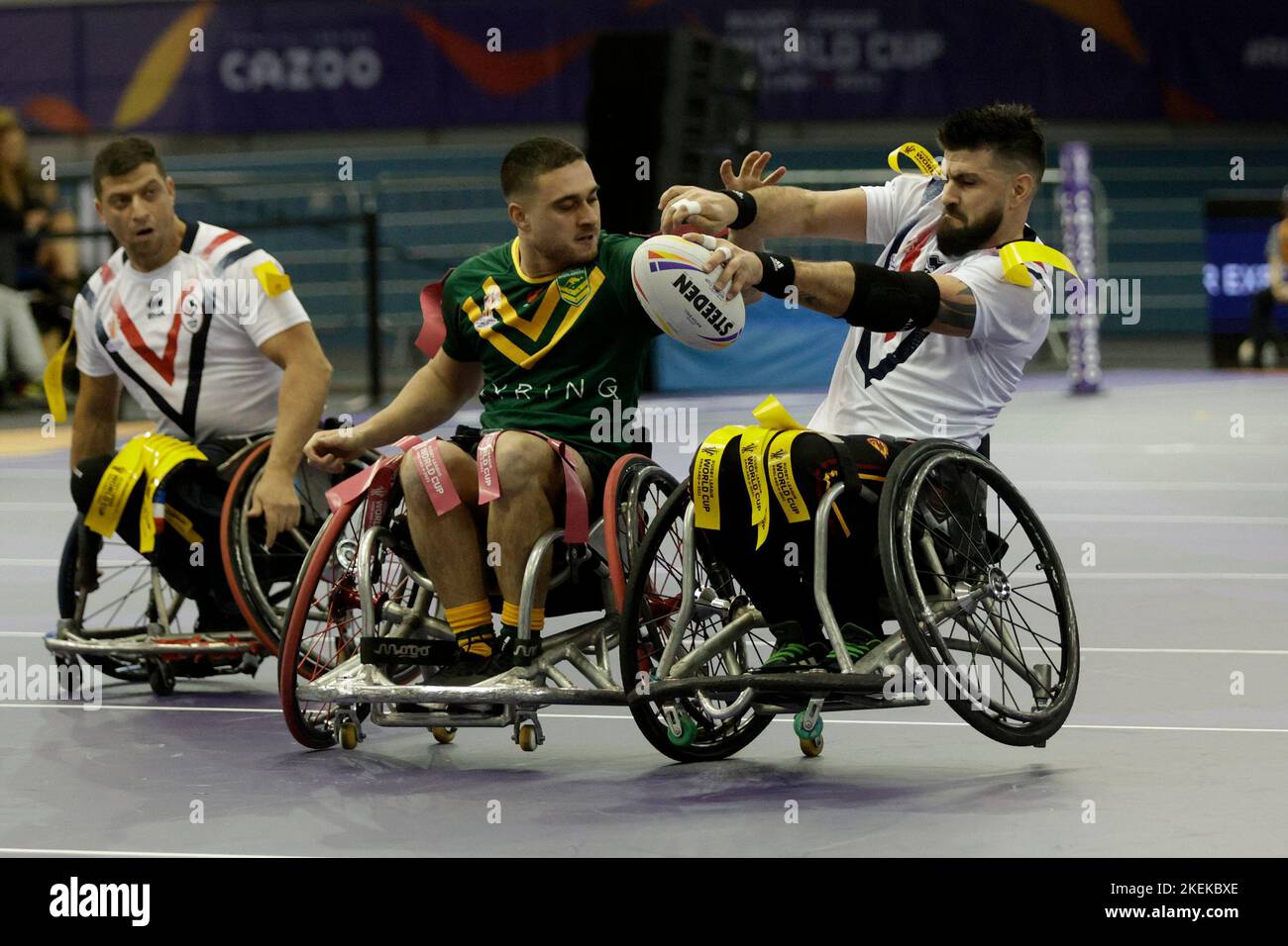 Il francese Nicolas Clausells si fa sempre più notare durante la partita semifinale della Wheelchair Rugby League World Cup all'EIS Sheffield. Data immagine: Domenica 13 novembre 2022. Foto Stock