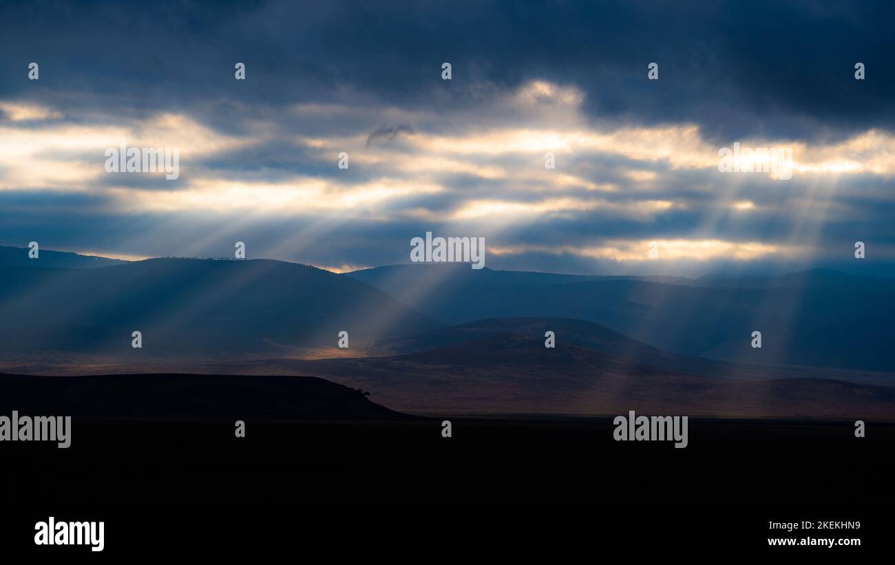 Nessuna luce senza buio Foto Stock