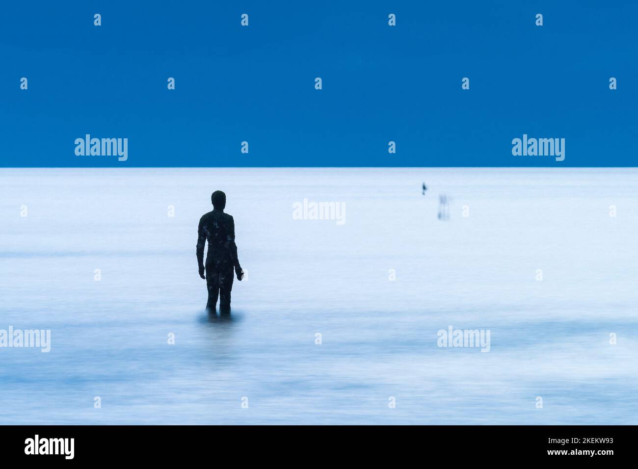 La scultura di Anthony Gormley "un'altra volta" a Margate sulla costa del Kent Foto Stock