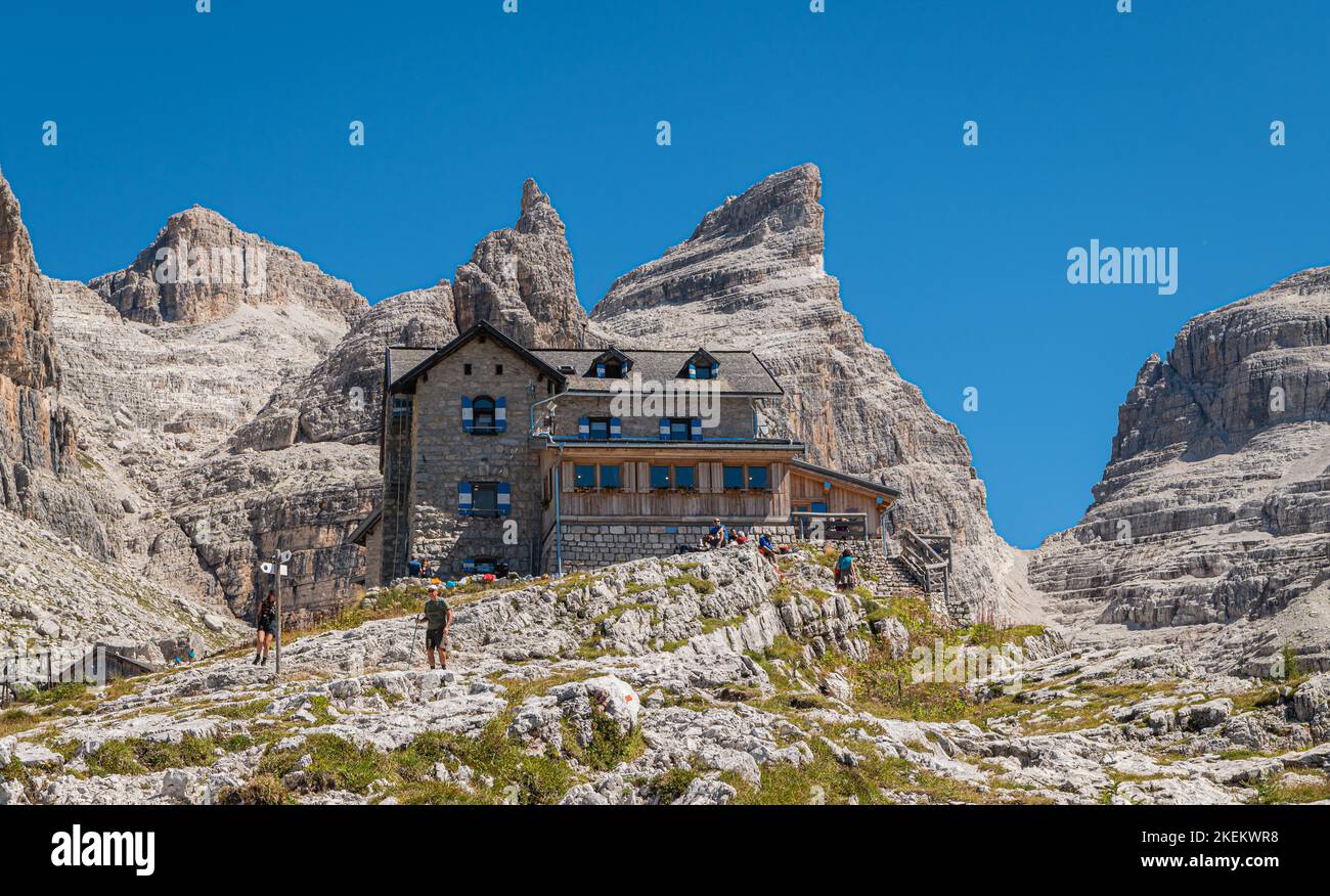 Rifugio Tuckett (2272 m.s.l.m.) Madonna di Campiglio, Dolomiti di Brenta, Trentino Alto Adige, Italia settentrionale - Parco Naturale Adamello Brenta Foto Stock