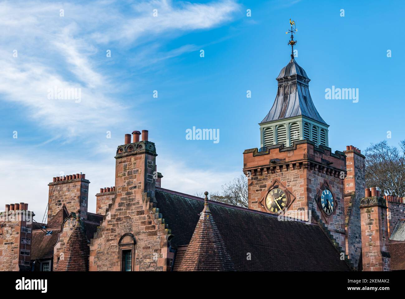 Historic Well Court, casa vittoriana per i lavoratori, Dean Village, Edimburgo, Scozia, Regno Unito Foto Stock