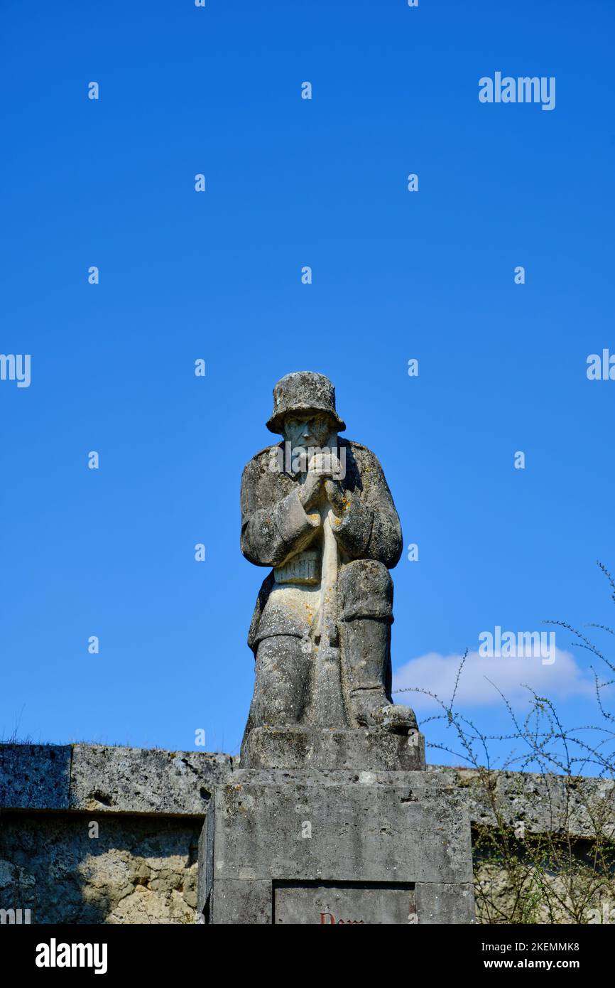 Memoriale di guerra per commemorare i caduti della seconda guerra mondiale, cimitero del villaggio deserito di Gruorn, proprietà di Münsingen, Germania. Foto Stock
