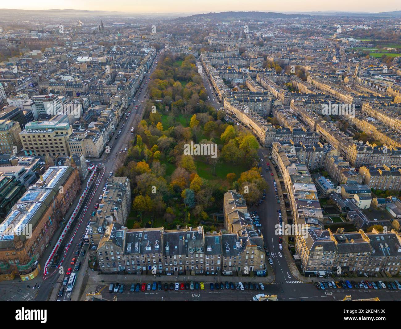 Vista aerea dei giardini privati accanto a Queen Street a Edimburgo New Town, sito patrimonio dell'umanità dell'UNESCO, Scozia, Regno Unito Foto Stock