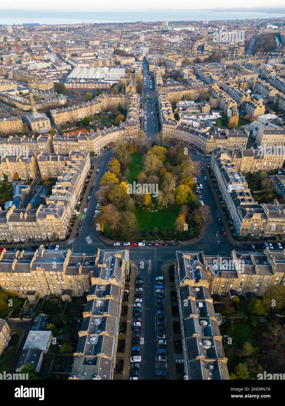 Vista aerea di Drummond Place a Edimburgo New Town, patrimonio dell'umanità dell'UNESCO, Scozia, Regno Unito Foto Stock
