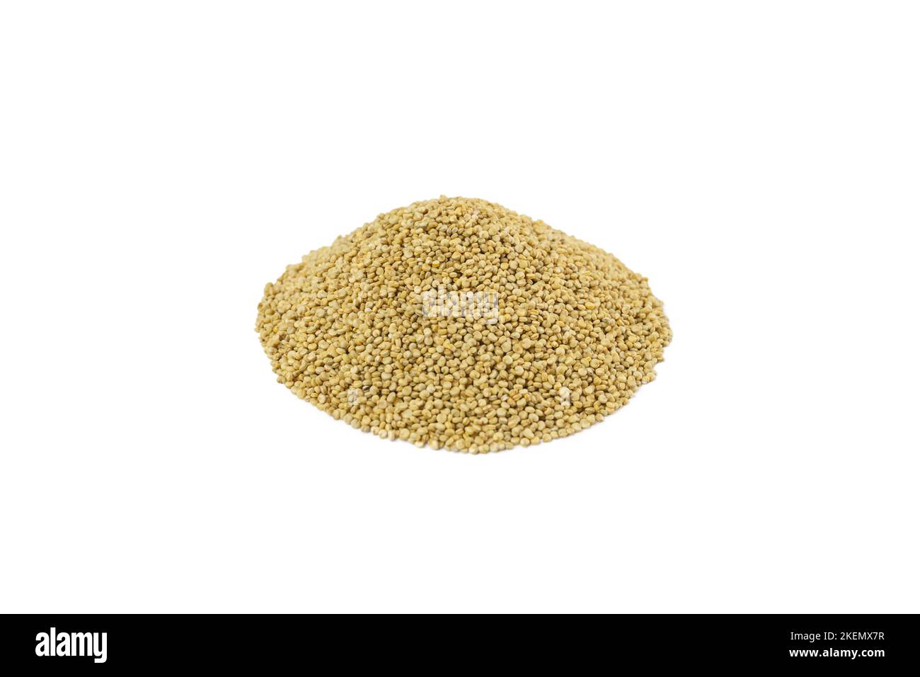 cumulo di quinoa isolato su sfondo bianco. nutrizione. ingrediente alimentare. Foto Stock