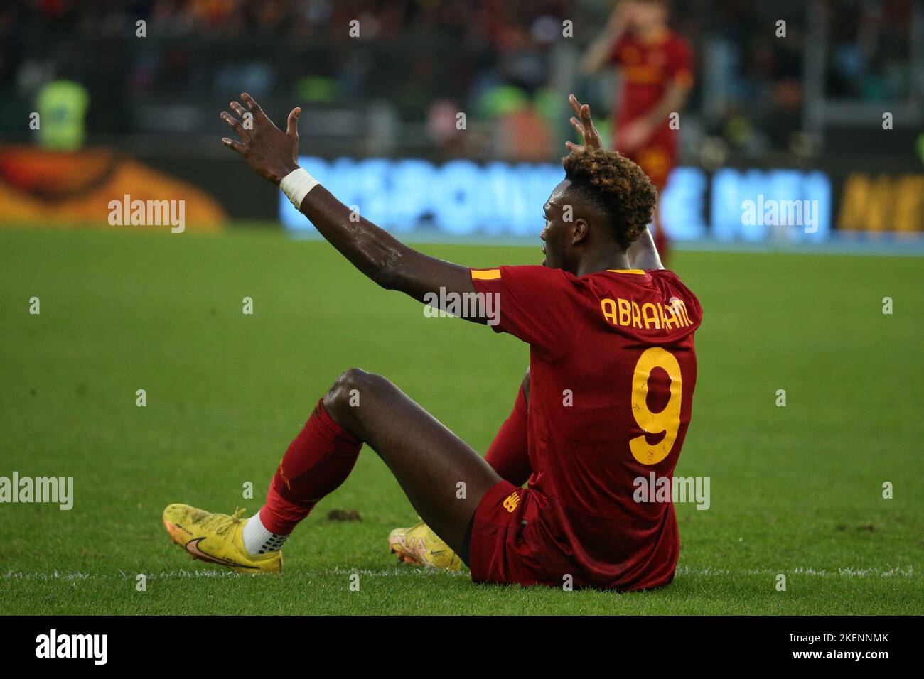 Roma, Italia. 13th Nov 2022. Roma 13/11/2022 Stadio Olimpico .Serie A TIM : AS Roma v Torino FC.Tammy Abraham (Roma) a terra si lamenta di un cavallo subito al limite dell'area (Credit Image: © Giuseppe fama/Pacific Press via ZUMA Press Wire) Foto Stock