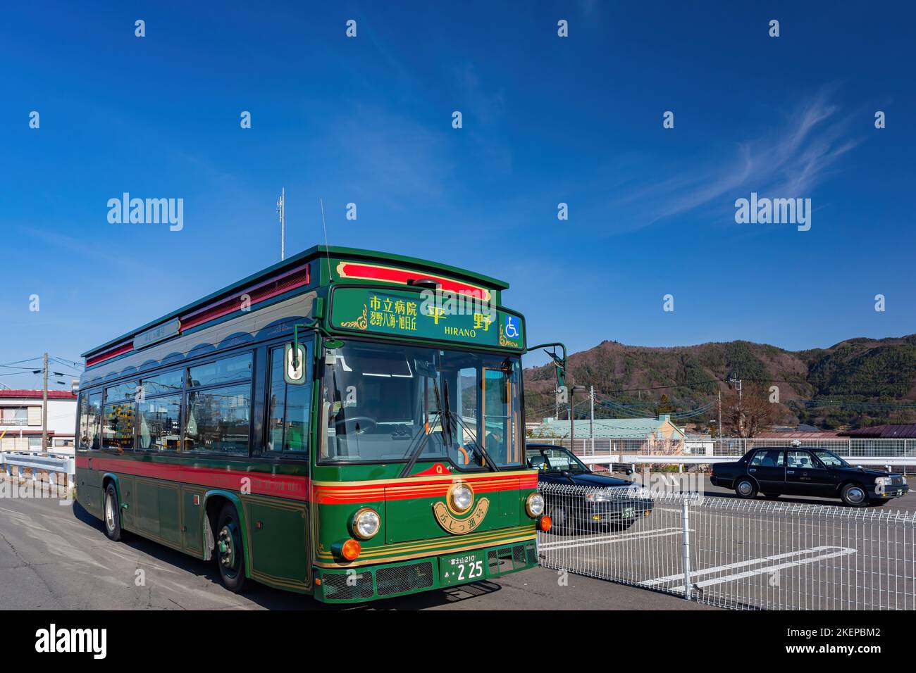 Tokyo, Apr 4 2013 - Vista Sunny del Lago Kawaguchiko autobus navetta Foto Stock