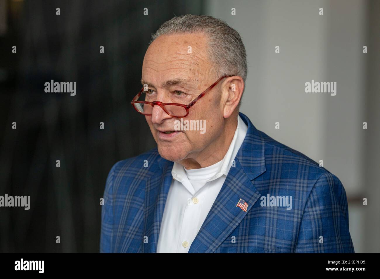 New York, Stati Uniti. 13th Nov 2022. Chuck Schumer (D-NY), leader della maggioranza del Senato, parla alla stampa dopo che i democratici mantengono il controllo del senato a New York City. Il senatore Schumer ha chiamato le elezioni di midterm 'una vittoria ed una vendetta' per i democratici dopo i risultati della corsa del Senato degli Stati Uniti del Nevada ha ridato il controllo al partito. Il destino del Parlamento era ancora incerto, poiché il GOP ha lottato per ottenere una maggioranza snella. Credit: SOPA Images Limited/Alamy Live News Foto Stock