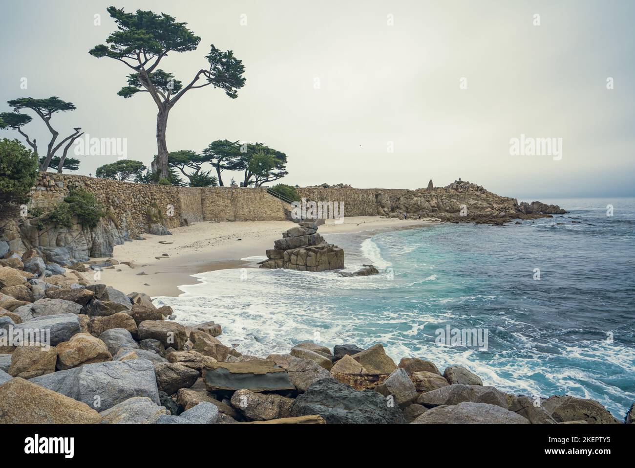 Parco e spiaggia di Lovers Point nel Pacific Grove. Il parco comunale paesaggistico è utilizzato per picnic, pesca e nuoto Foto Stock