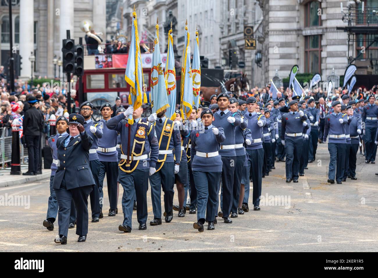 Regione di Londra e Sud Est Royal Air Force Air Cadets alla sfilata del Lord Mayor's Show nella City of London, UK Foto Stock