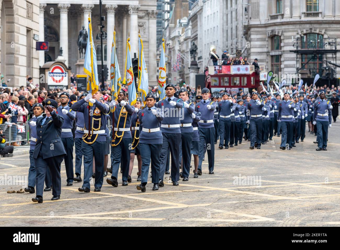 Regione di Londra e Sud Est Royal Air Force Air Cadets alla sfilata del Lord Mayor's Show nella City of London, UK Foto Stock