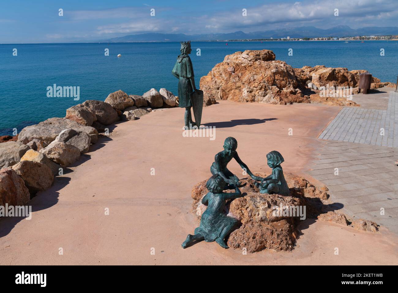 Statue e arte sul sentiero costiero Cami de Ronda a est di Salou Costa Dorada Catalogna Spagna Foto Stock