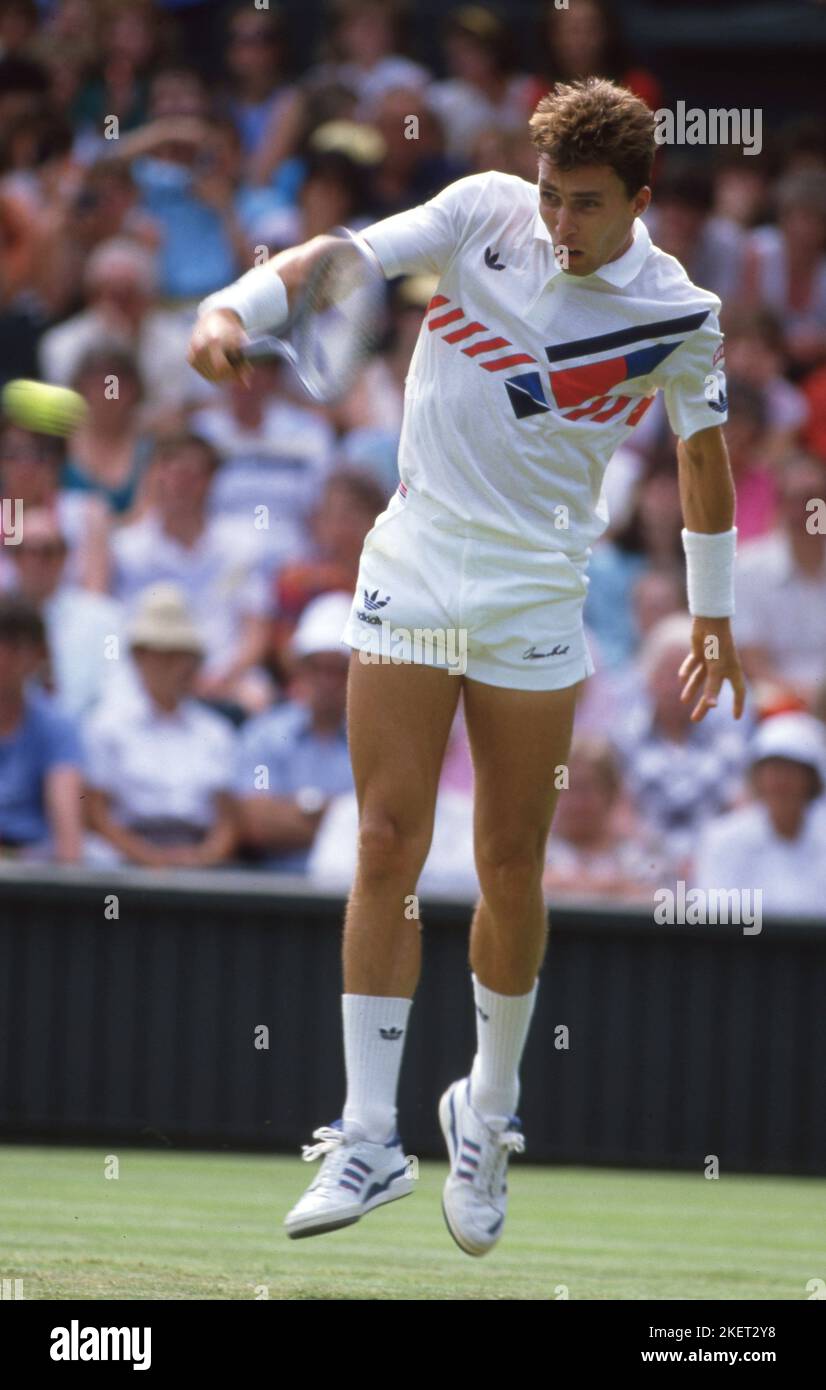 Wimbledon 1986 Ivan Lendl in azione Foto di Tony Henshaw Foto Stock