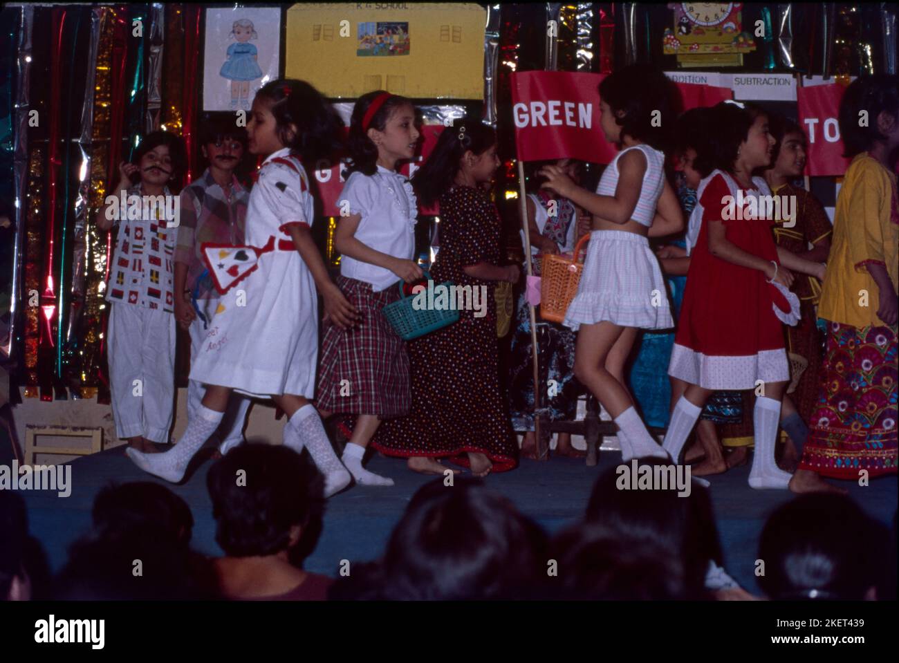 Programma giornaliero annuale presso la Private School, Bombay, India Foto Stock