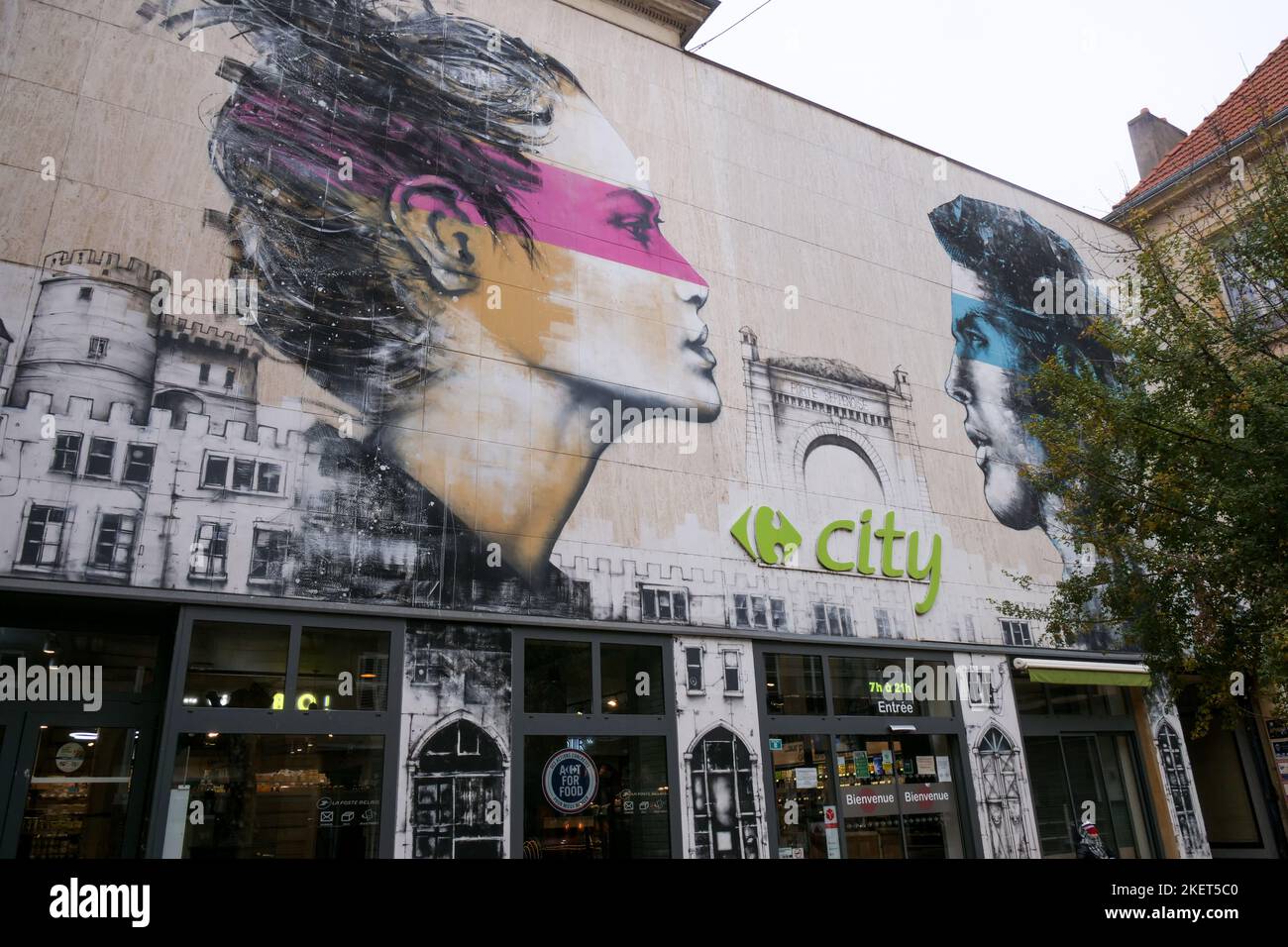 Parete dipinta di un supermercato Carrefour città, Metz, Mosella, Lorena, regione Grand Est, Francia Foto Stock