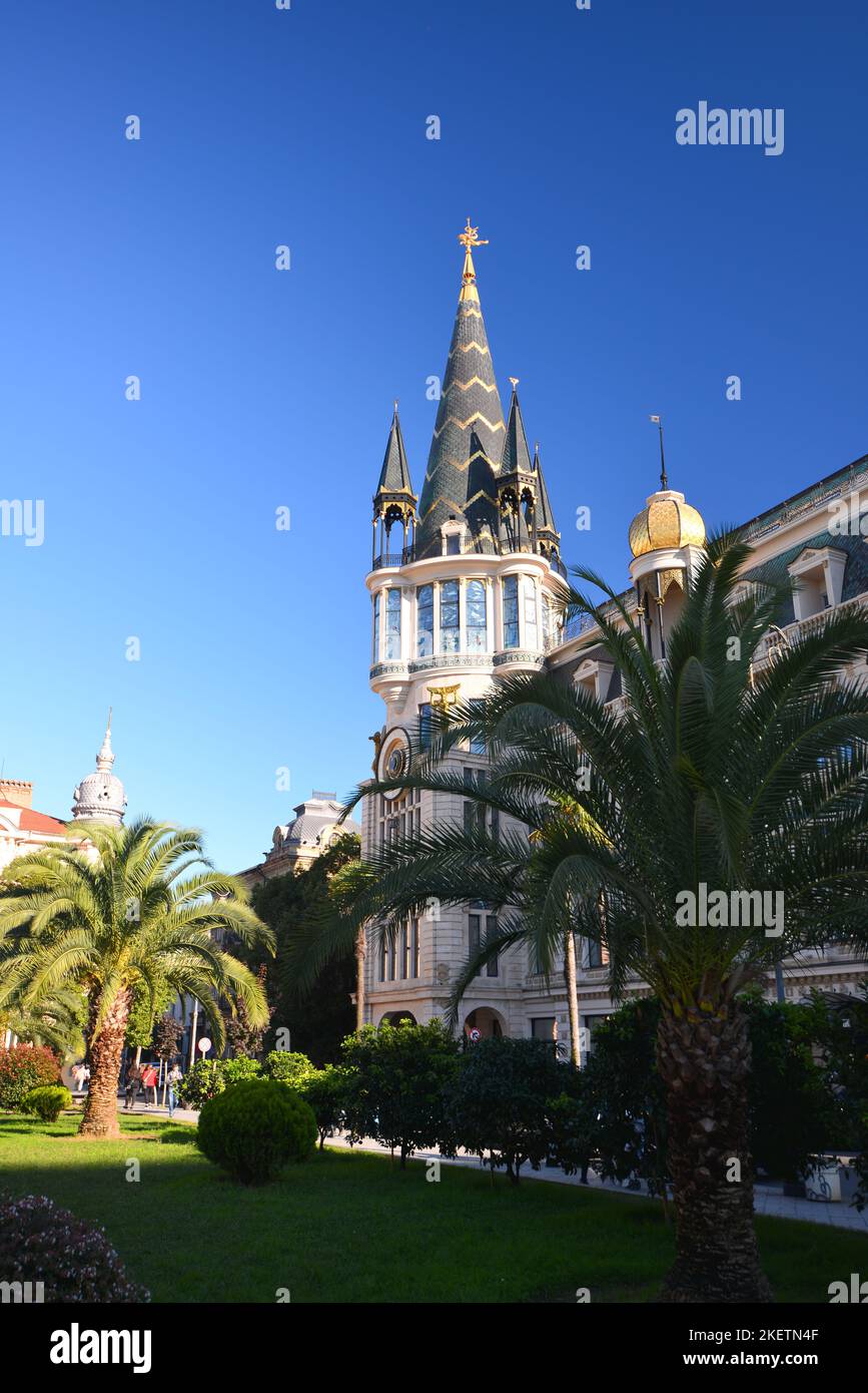 Ex edificio della Banca Nazionale su Europe Square, Batumi, Georgia. Foto Stock