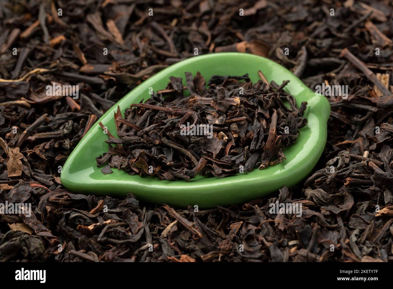 Foglie di tè verde immagini e fotografie stock ad alta risoluzione - Alamy