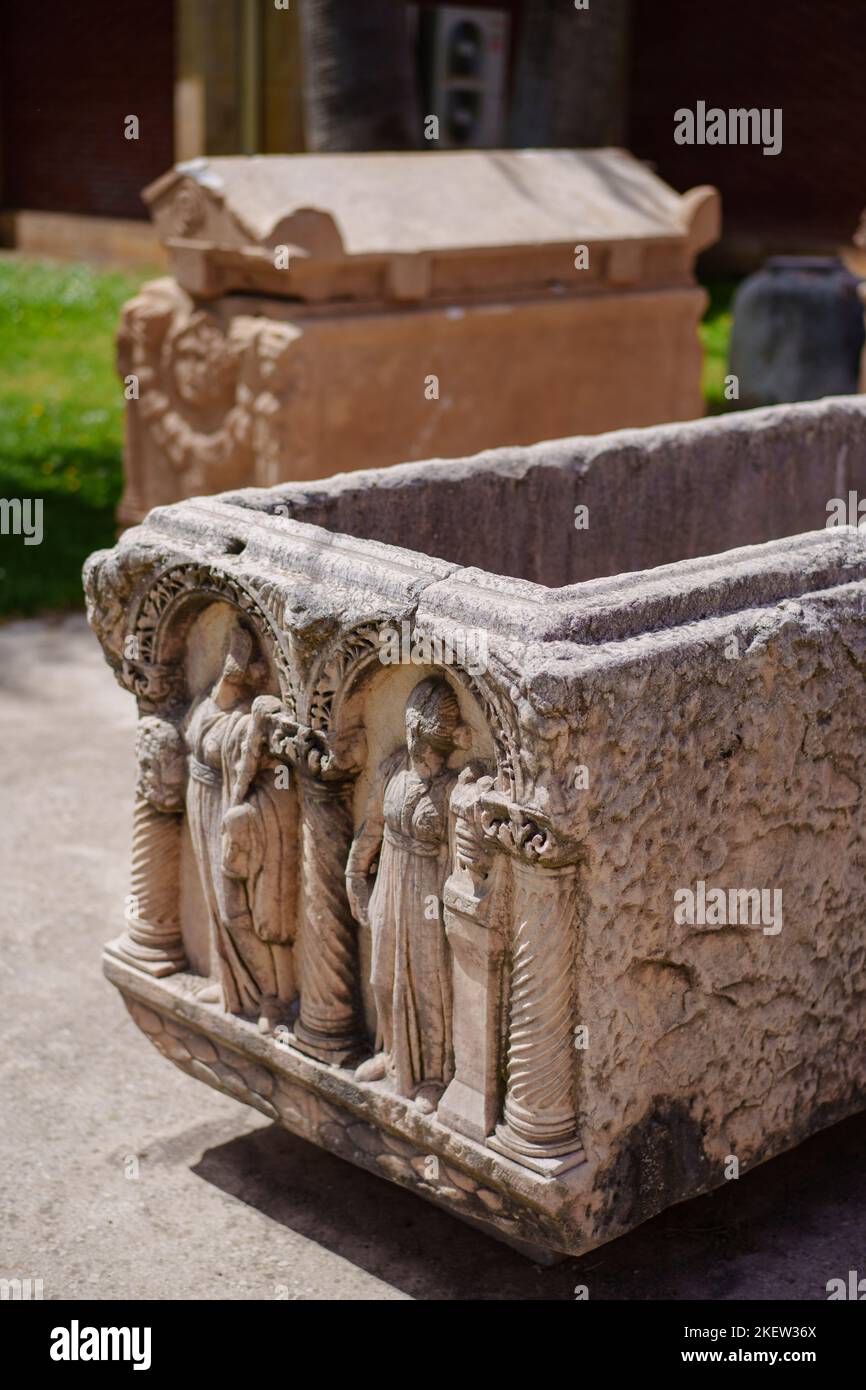 Immagine a colori del sarcofago in marmo greco-romano. Foto Stock