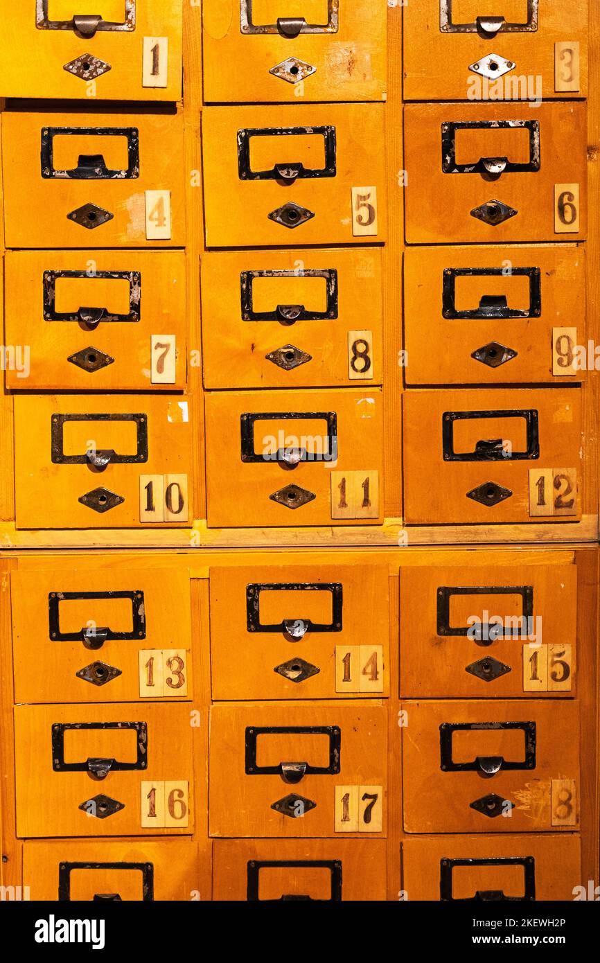 Scheda vintage. Scatole porta carte vintage in legno Foto Stock