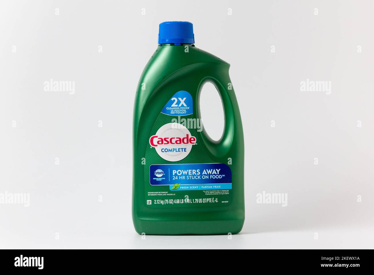STILLWATER, MN, USA - 7 NOVEMBRE 2022: Sapone per lavastoviglie Cascade e logo del marchio. Foto Stock