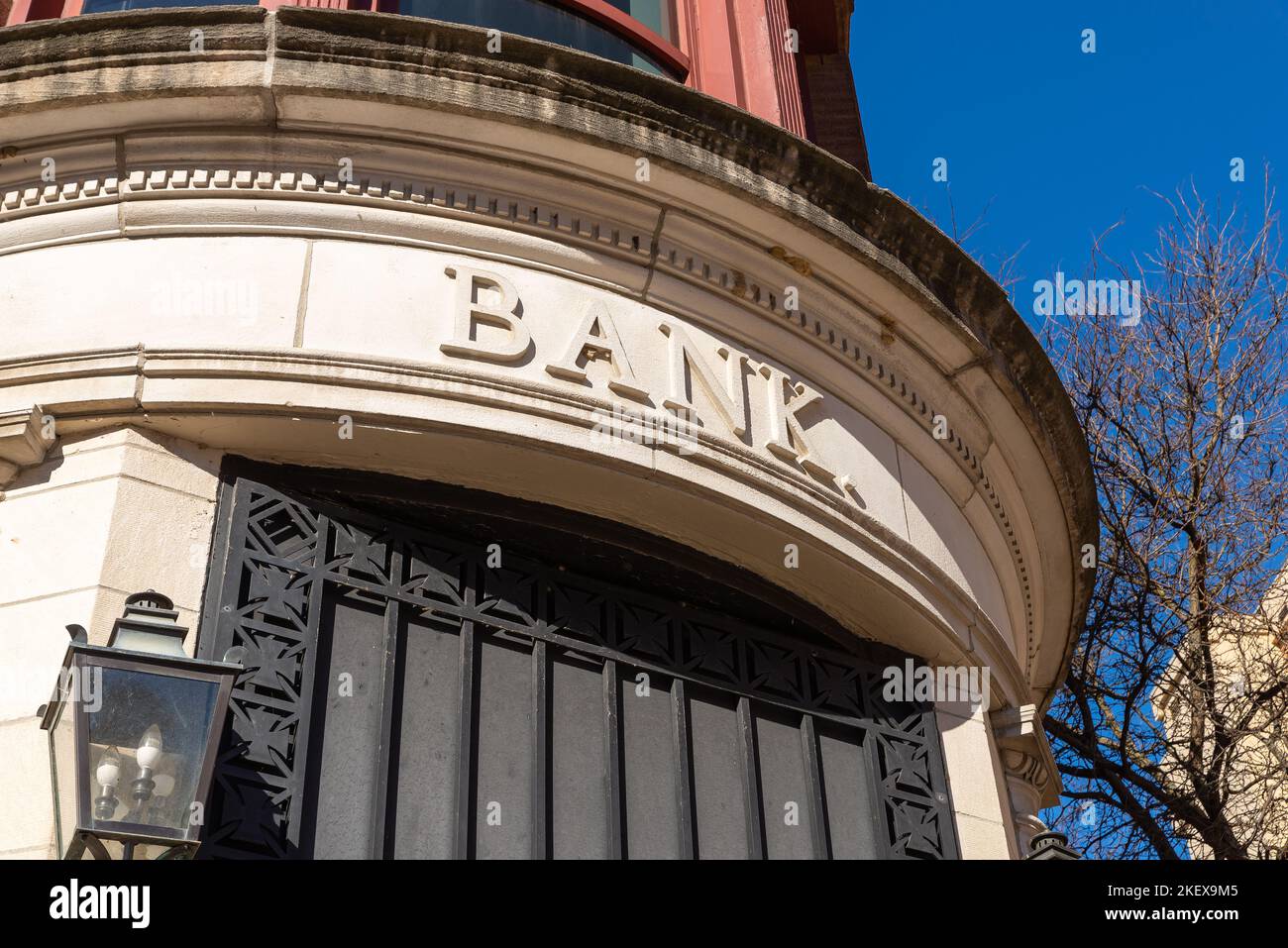 Esterno del vecchio edificio della banca a Madison, Wisconsin, USA. Foto Stock