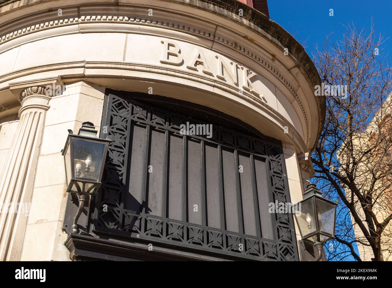 Esterno del vecchio edificio della banca a Madison, Wisconsin, USA. Foto Stock