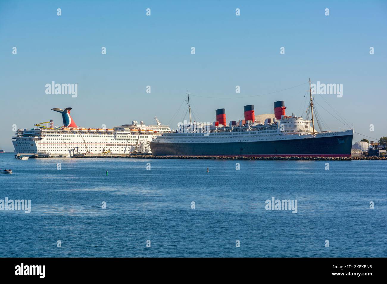 California, Long Beach, Queen Mary, hotel galleggiante, nave da crociera Carnival Foto Stock