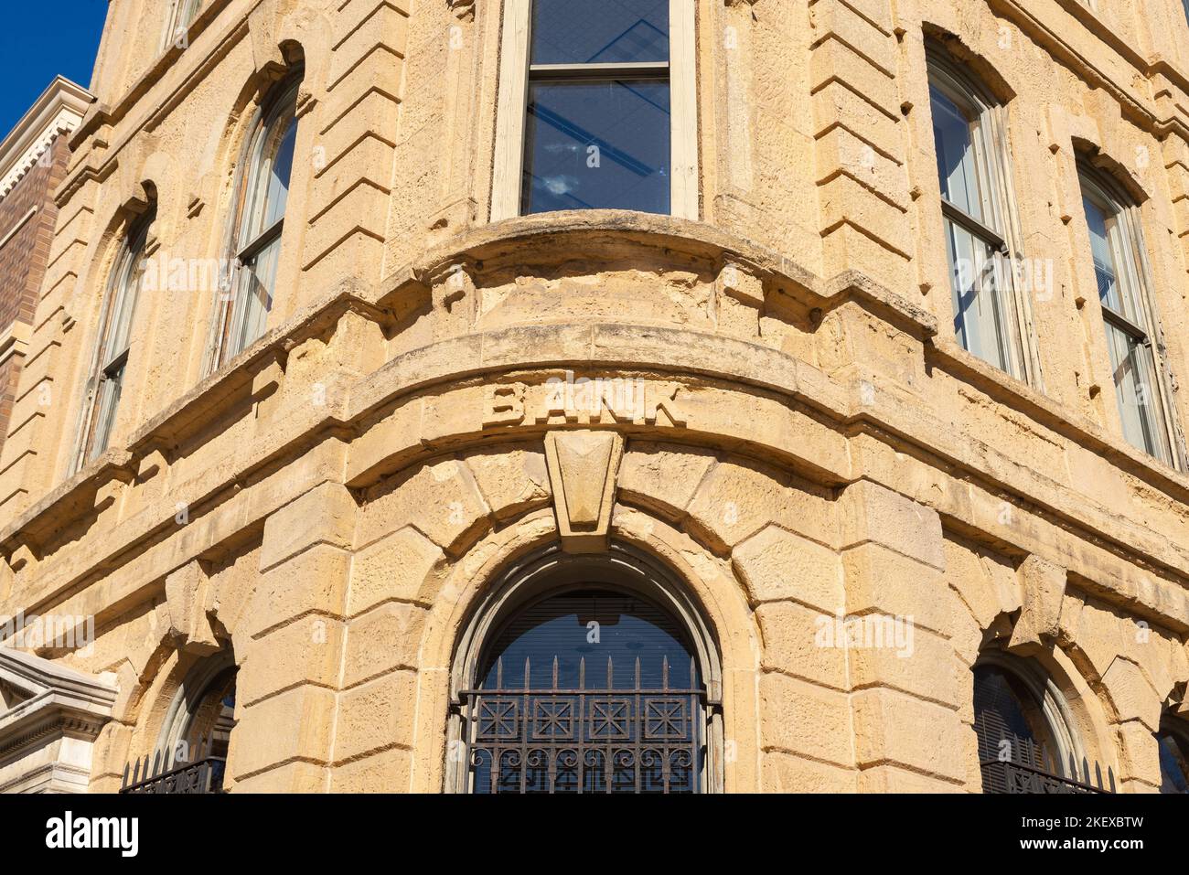 Esterno del vecchio edificio della banca a Madison, Wisconsin, USA. Foto Stock
