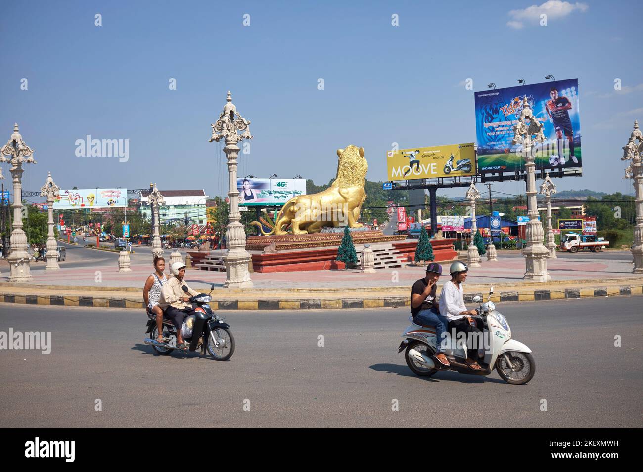 Golden Lion Monument rotonda Sihanoukville Cambogia Foto Stock