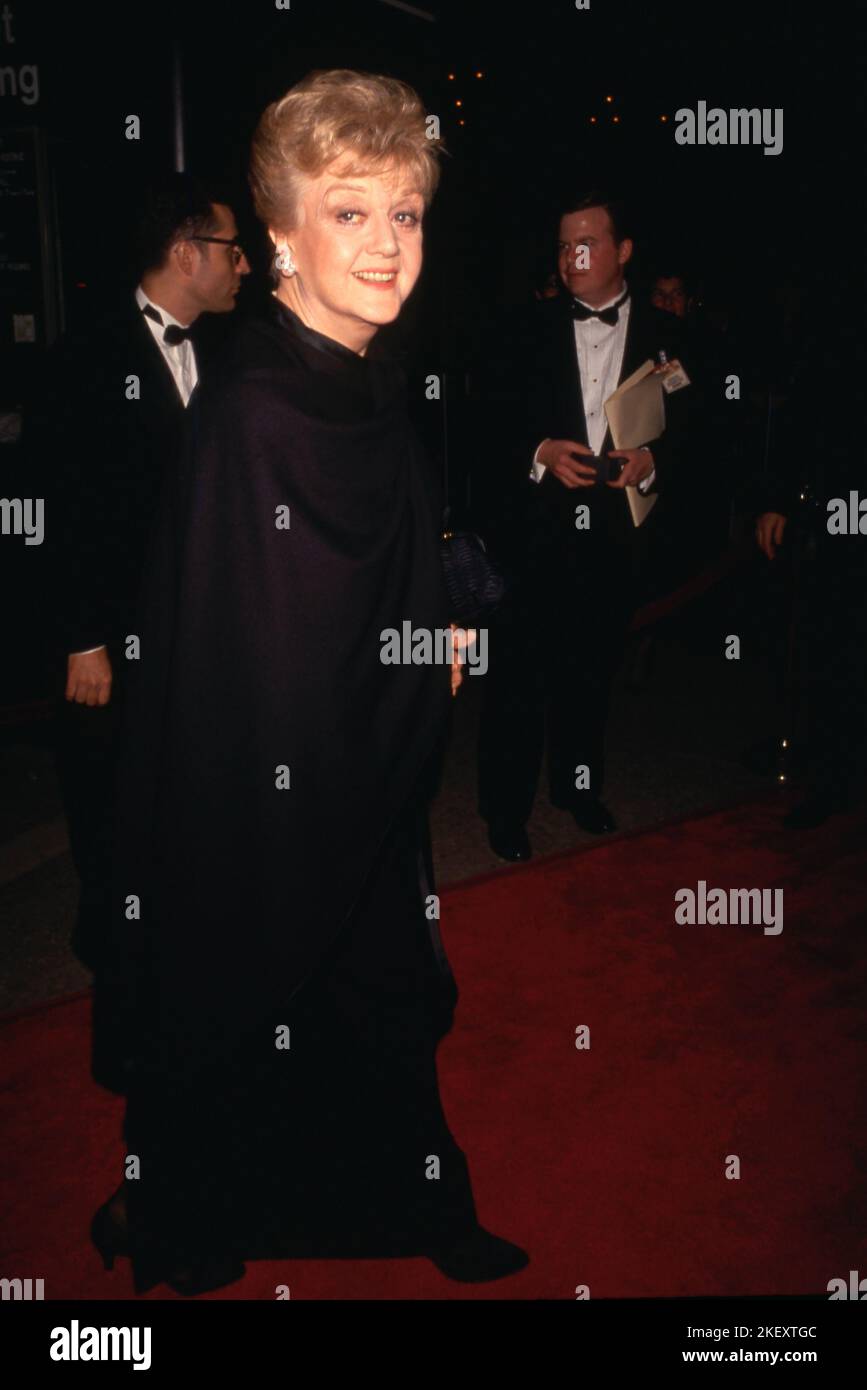 Angela Lansbury alla notte di apertura di Sunset Blvd. Al Teatro Shubert a Century City, California il 9 dicembre 1993 credito: Ralph Dominguez/MediaPunch Foto Stock