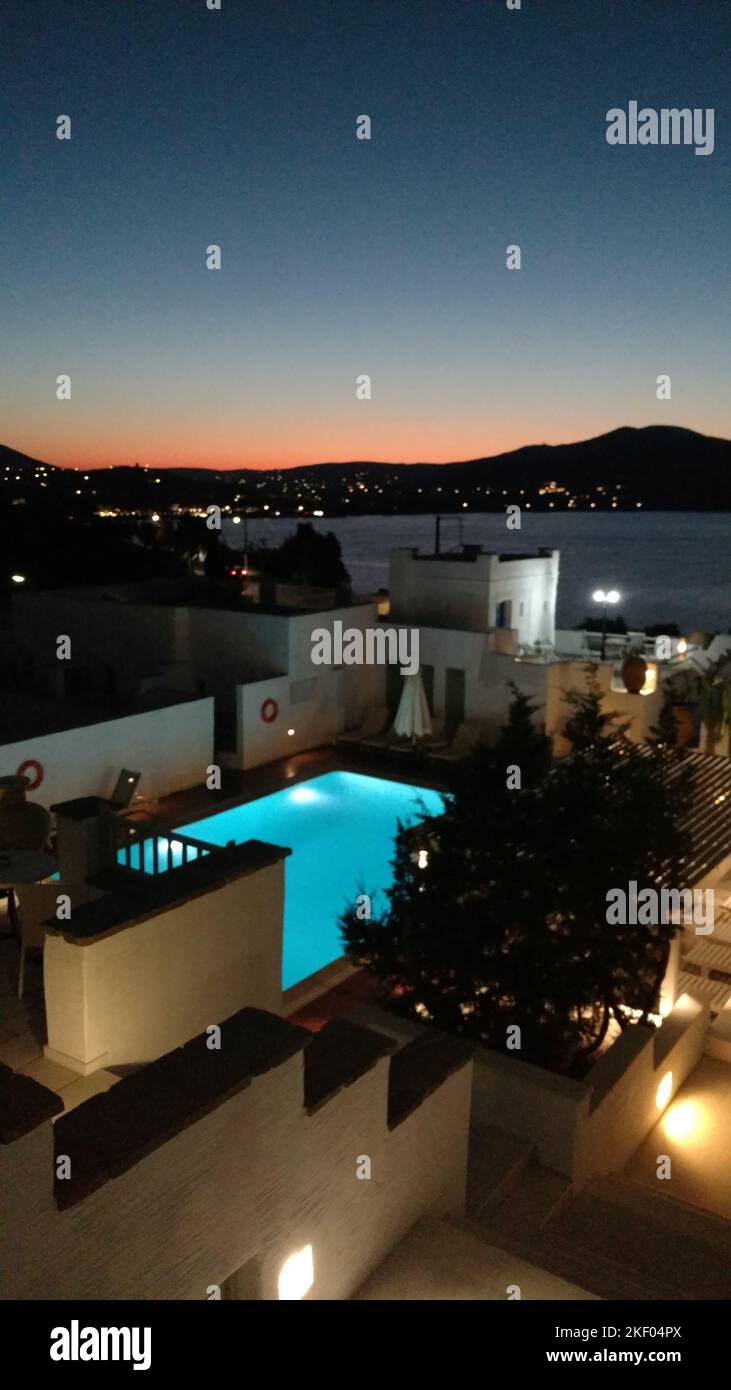 Tramonto piscina Paros Grecia isola mediterranea egeo Foto Stock