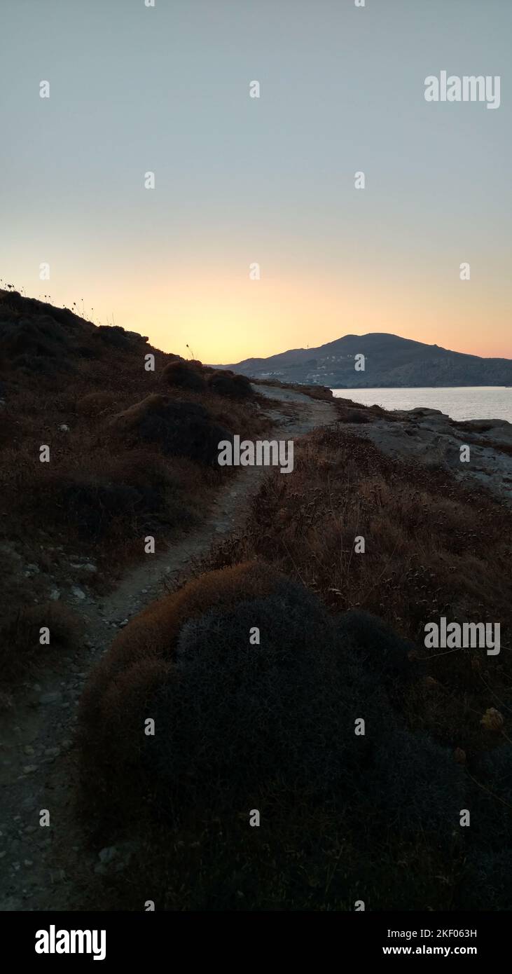 Solitario percorso tramonto Paros Grecia isola mediterranea egeo Foto Stock