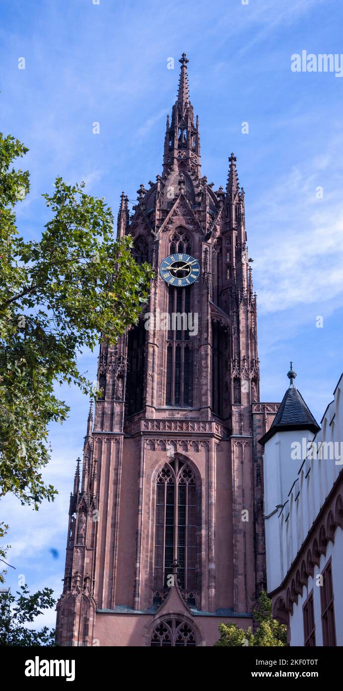 Vista del campanile, Kaiserdom Sankt Bartholomäus, Cattedrale Imperiale di San Bartolomeo, Francoforte, Germania Foto Stock