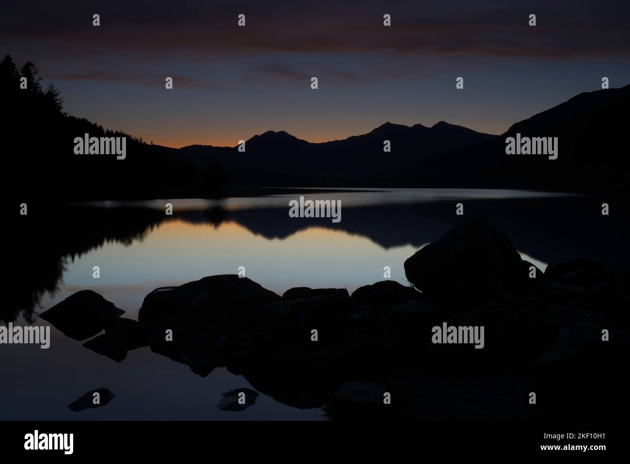 Llyn Mymbyr Yr Wyddfa (Snowdon), Yr Eryri al tramonto. Galles del Nord, Regno Unito. Foto Stock