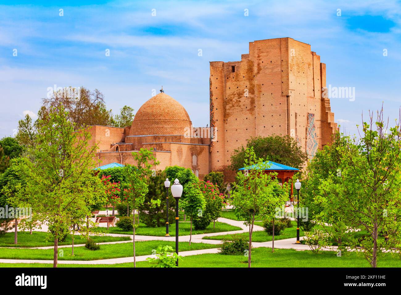 Dorus Saodat o Mausoleo Jahangir nell'antica città di Shahrisabz in Uzbekistan Foto Stock