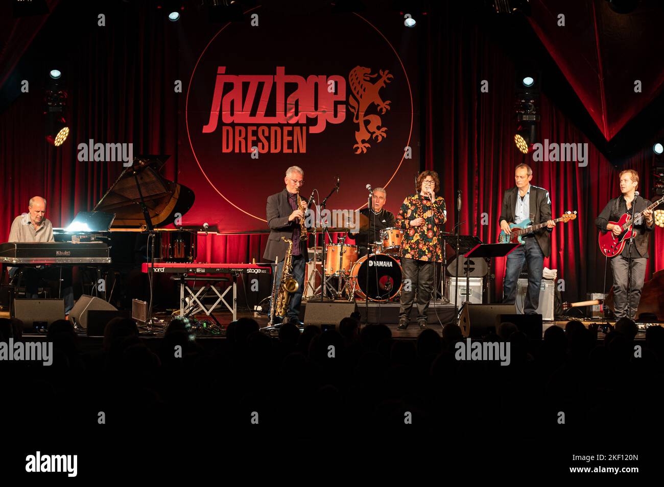 Günther Fischer Quintett mit Uschi Brüning | Das comeback im Rahmen der Jazztage Dresden im Ostra-Dome. Dresda,12.11.2022 Foto Stock