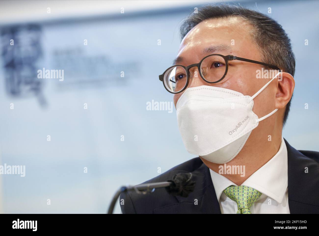 Il Segretario per la Giustizia Paul Lam Ting-kwok, parla con i media al posto della Giustizia in Central. 27OCT22. SCMP / TSE di maggio Foto Stock