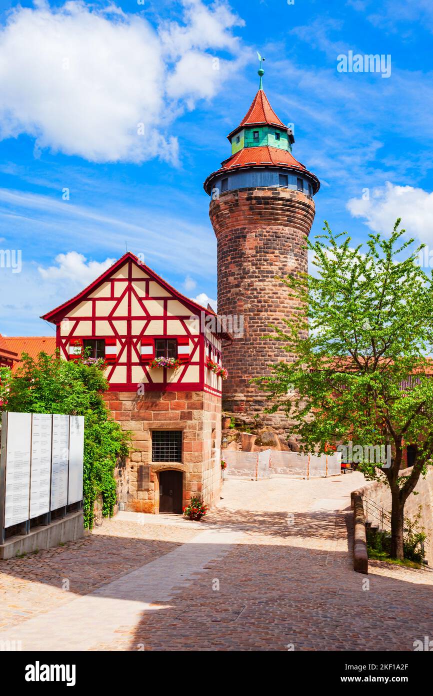 Sinwell Tower o Sinwellturm presso il Castello di Norimberga, si trova nel centro storico della città di Norimberga in Baviera, Germania Foto Stock