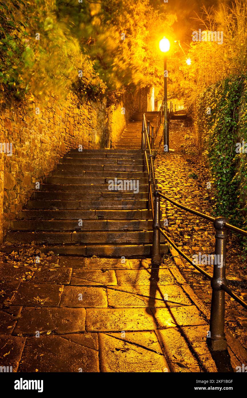 White Hart Steps, città di Bristol, di notte Foto Stock