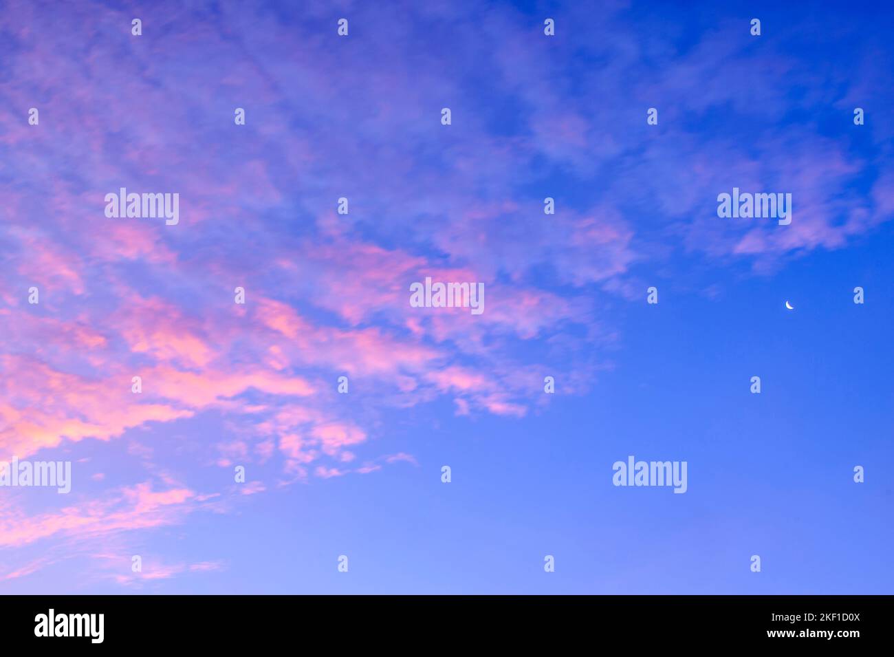 Nuvole all'alba, Llano Grande RV Resort, Texas, Stati Uniti Foto Stock