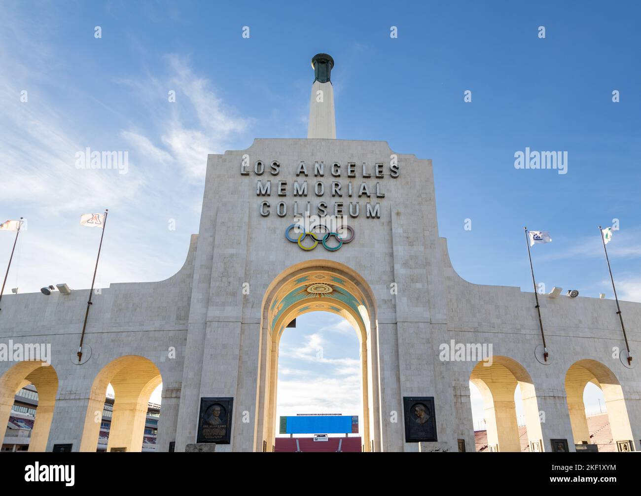 Los Angeles, CA - 2022 novembre: Los Angeles Memorial Coliseum, sede di USC football, Olimpiadi e altri eventi. Foto Stock